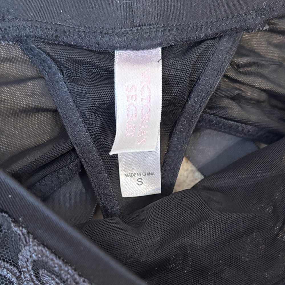 NWOT Vintage Victoria's Secret Black Lace Panty and Garter - Picture 2 of 7